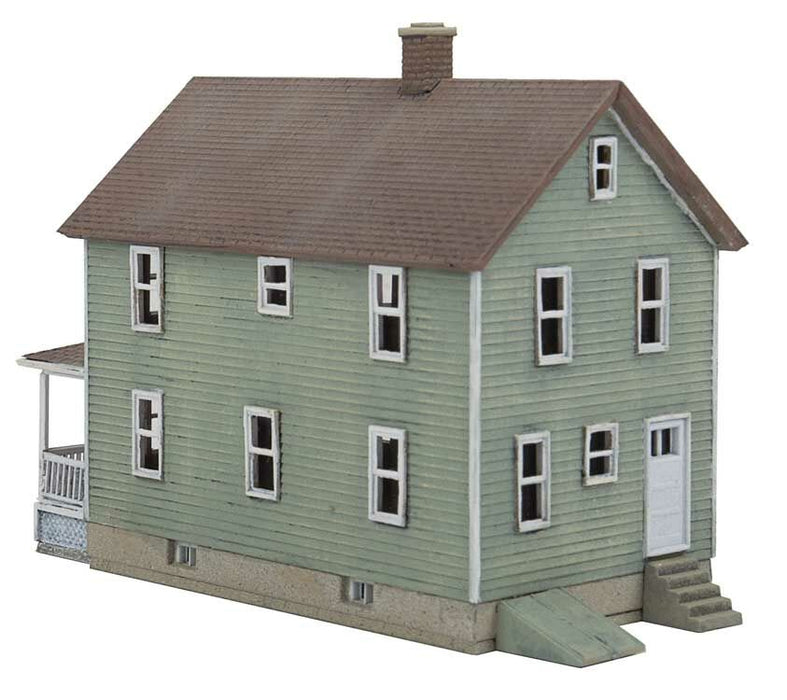 WALTHERS 933-3888 Two-Story Frame House -8.6 x 4 x 5.9cm