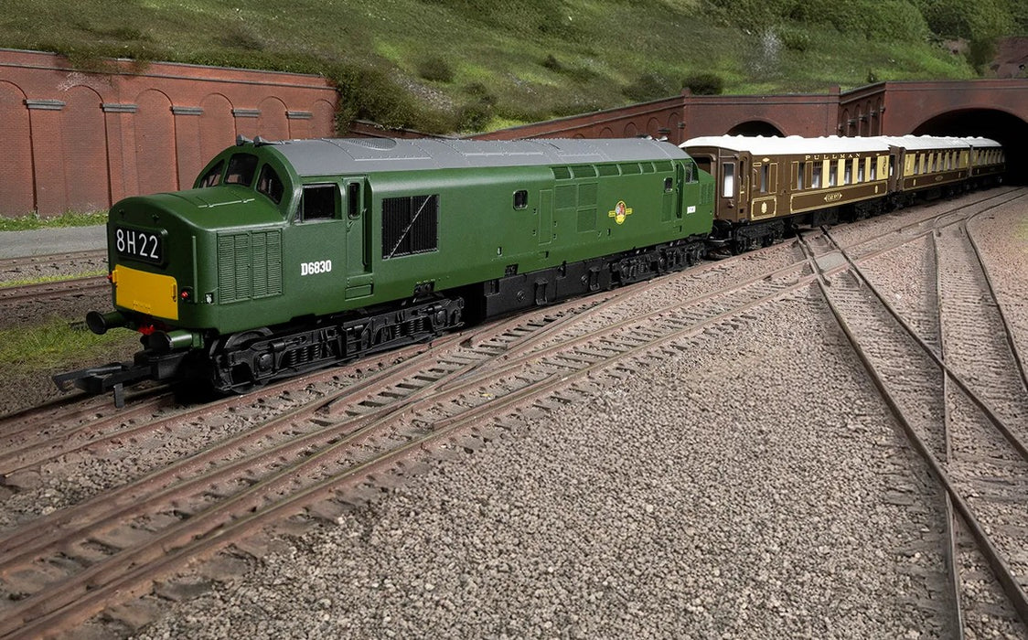 Hornby R1290M Tri-ang Railways Remembered: RS9 'Intercity Express' Train Set