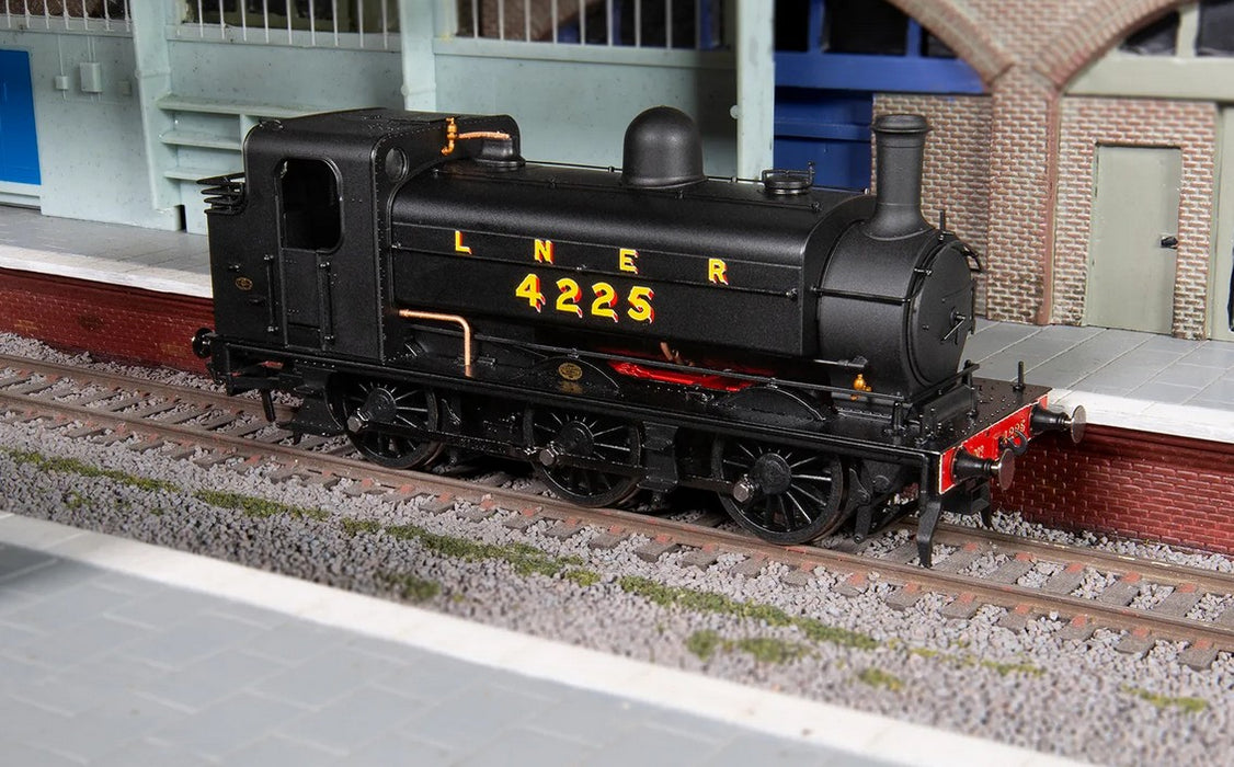 HORNBY R30366 LNER - Class J52 Tank Locomotive #4225