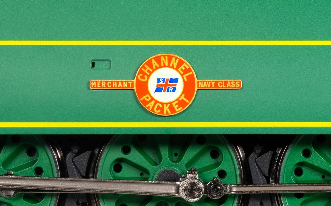 Hornby R30399SS SR - Merchant Navy Class Steam Locomotive - 21C1 'Channel Packet' (With Steam Generator)
