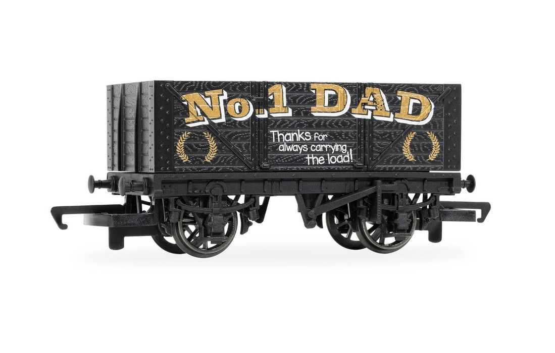 Hornby R60323 2026 Fathers Day Wagon