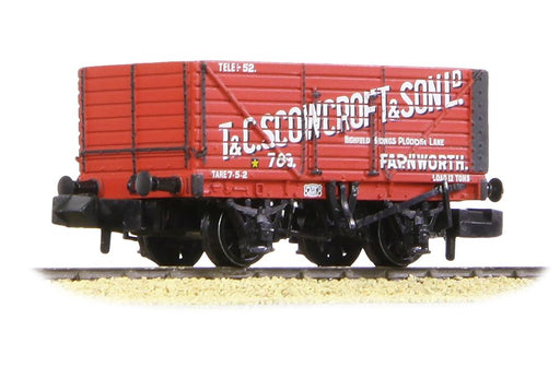 Graham Farish 377-130 8 Plank Wagon End Door 'T & C. Scowcroft & Son Ltd' Red