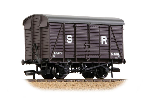 Branchline 38-070E SR 12T Even Planked Ventilated Van - SR Brown