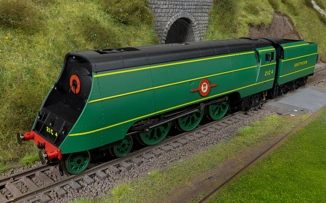 Hornby R30560SS SR - Merchant Navy Class - 21C4 'Cunard White Star' - With Steam Generator and DCC Sound