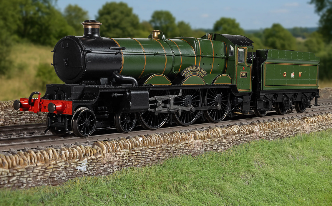 Hornby R30402 GWR - Castle Class Steam Locomotive - 5081 'Lockheed Hudson'