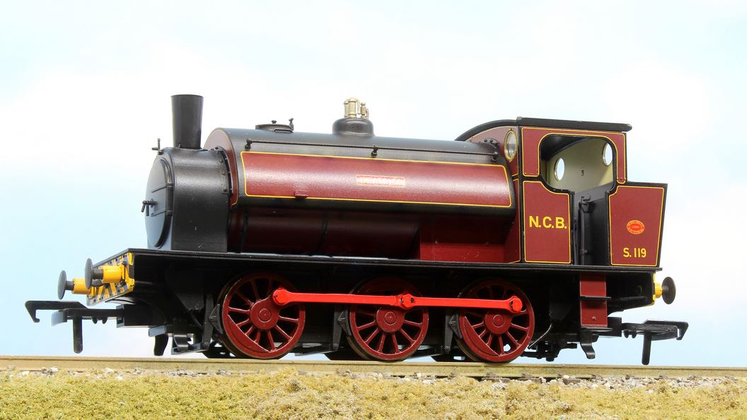 Rapido 903503 16" Hunslet "Beatrice" South Yorkshire Area NCB Lined Red with DCC Sound Steam Locomotive