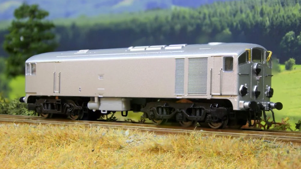 Rapido 905502 BR Class 28 D5711 BR Green with Small Yellow Panel with DCC Sound