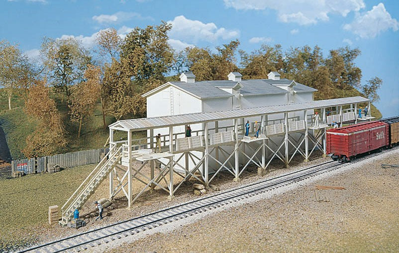 WALTHERS 933-3049 Icehouse and Platform - 46.9 x 15.8cm
