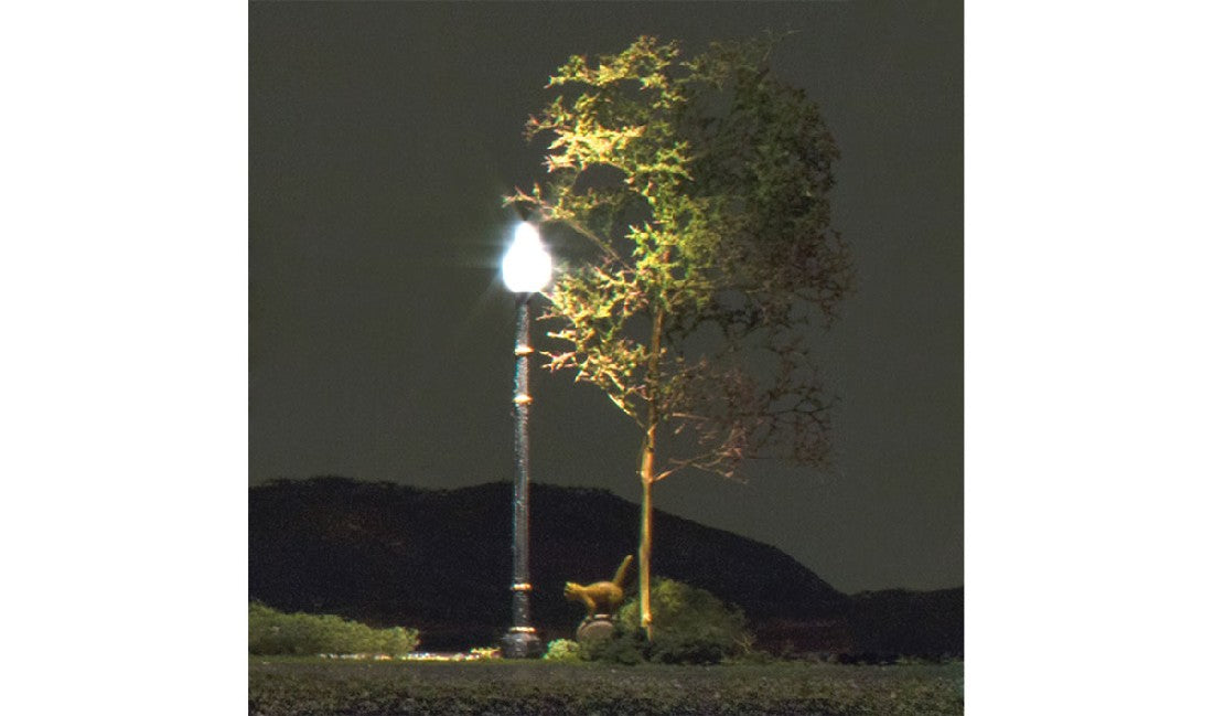 WOODLAND SCENICS JP5633 Lamp Post Street Lights - HO Scale [3pcs]
