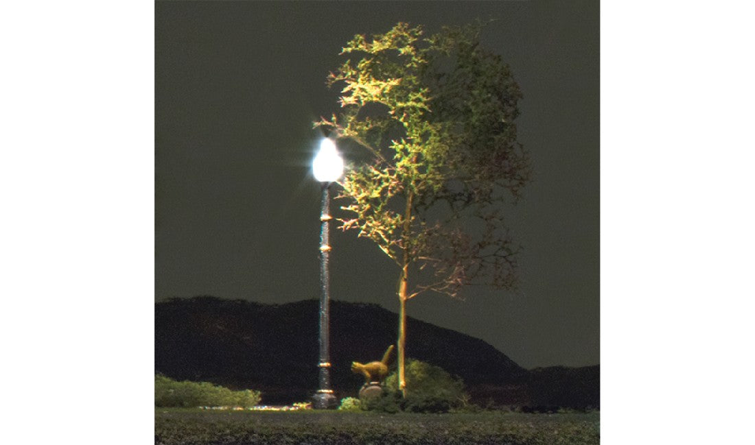 WOODLAND SCENICS JP5649 Lamp Post Street Lights - O Scale [2pcs]