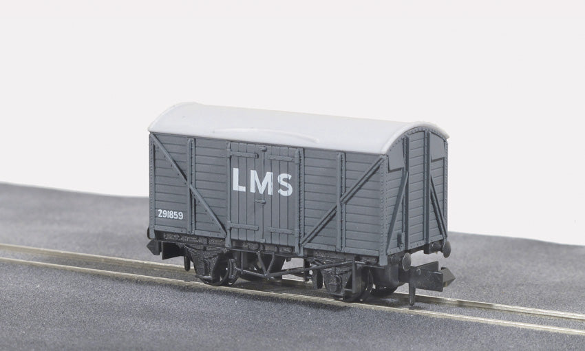 Peco NR-43M Box Van LMS