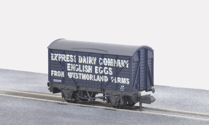 Peco NR-P133 Express Dairy English Eggs Box Van