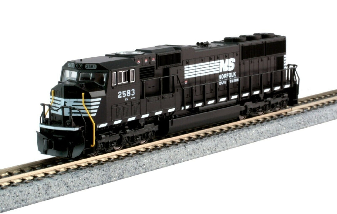Kato 176-7605 EMD SD70M NS #2583 Diesel Locomotive
