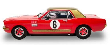 Scalextric C4339 FORD MUSTANG - ALAN MANN RACING - HENRY MANN & STEVE SOPER