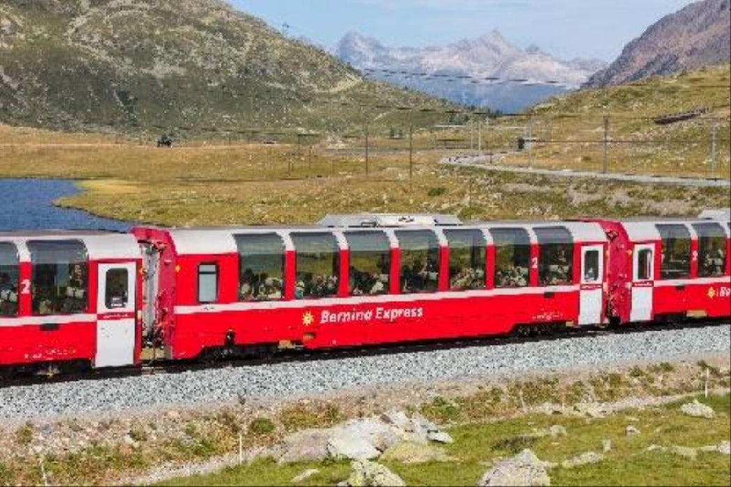 Kato 10-1656 Rhaetian Railway Bernina Express 4 Car Add on Set