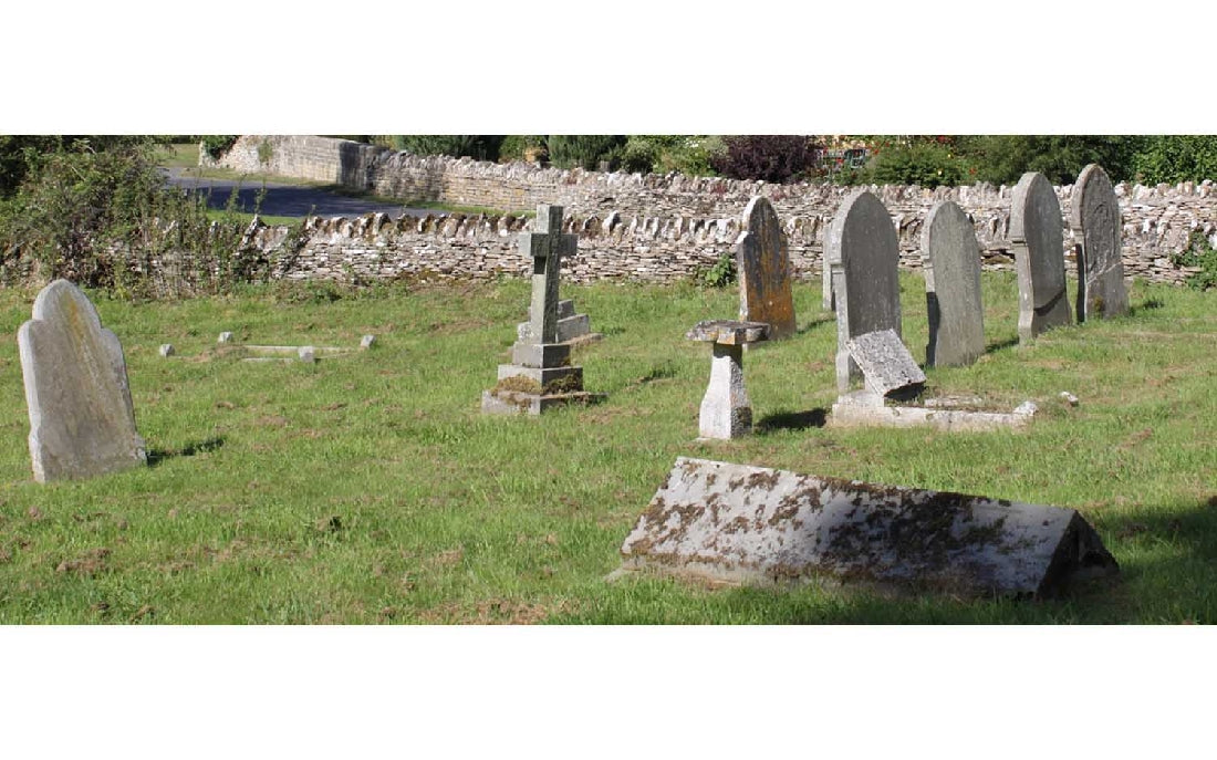 Hornby R7297 Assorted Grave Stones & Monuments